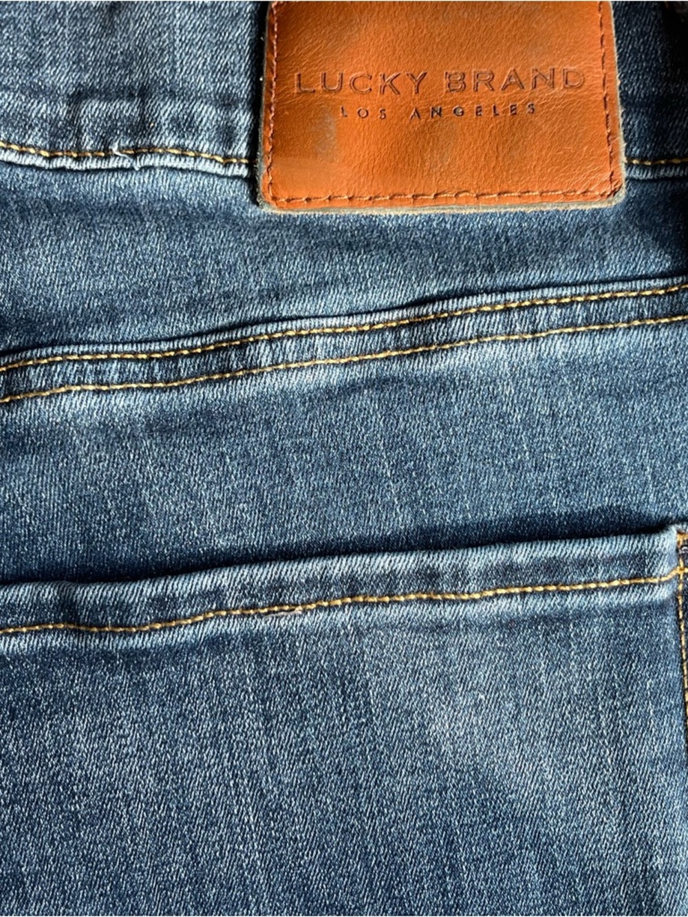 Men’s Lucky Brand 221 Straight Jeans Medium Wash, 40”x30” - Picture 8 of 8